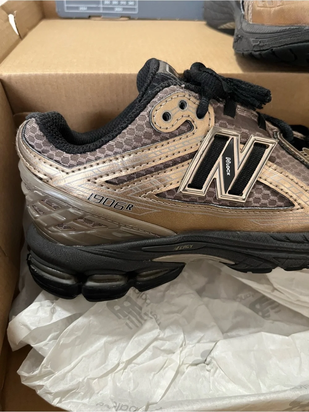 Kids New Balance 1906r Sneakers